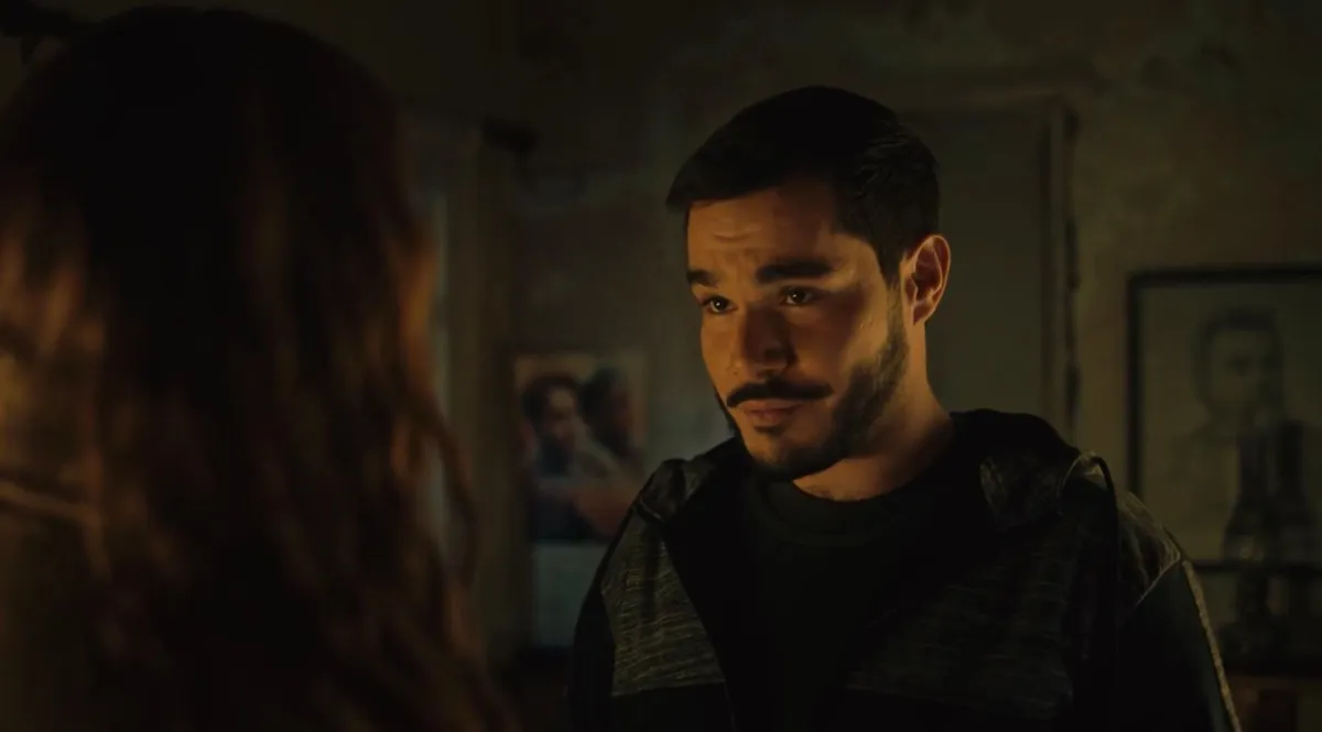 خالد شباط ونور علي في احدى مشاهد مسلسل البطل -  الصورة من المركز الاعلامي للمسلسل