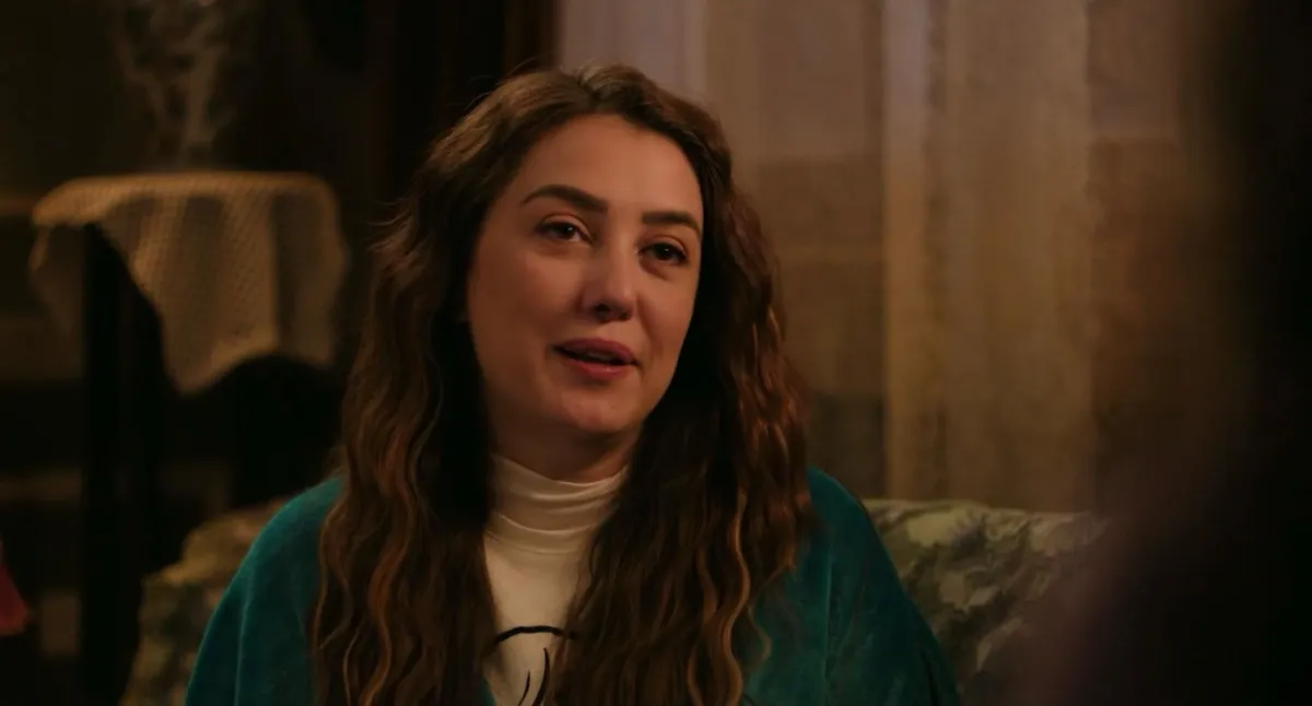 كندة علوش في أحد مشاهد مسلسل إخواتي - الصورة من المركز الإعلامي للمسلسل