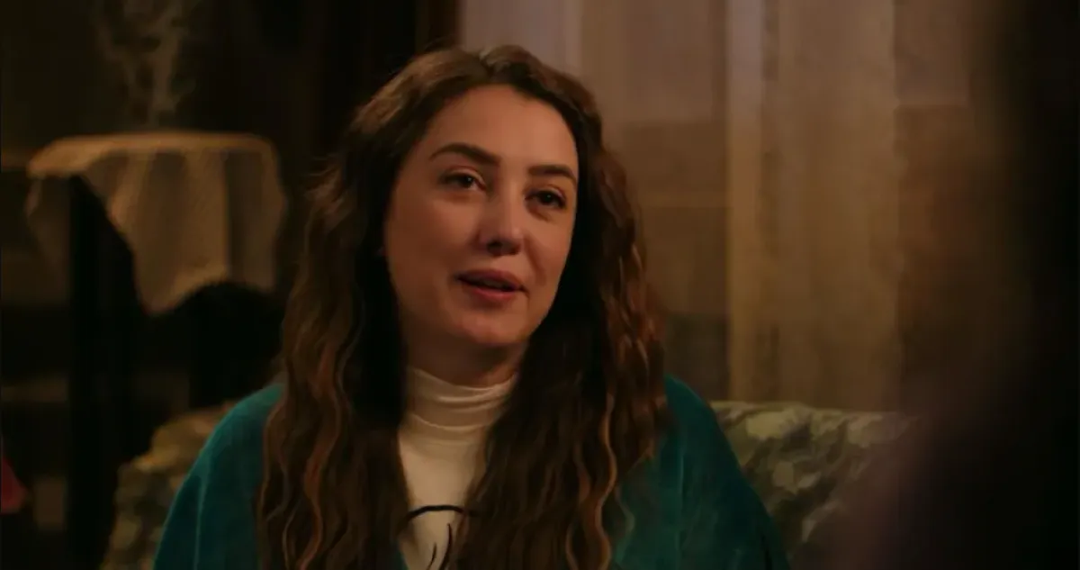 كندة علوش في أحد مشاهد مسلسل إخواتي - الصورة من المركز الإعلامي للمسلسل