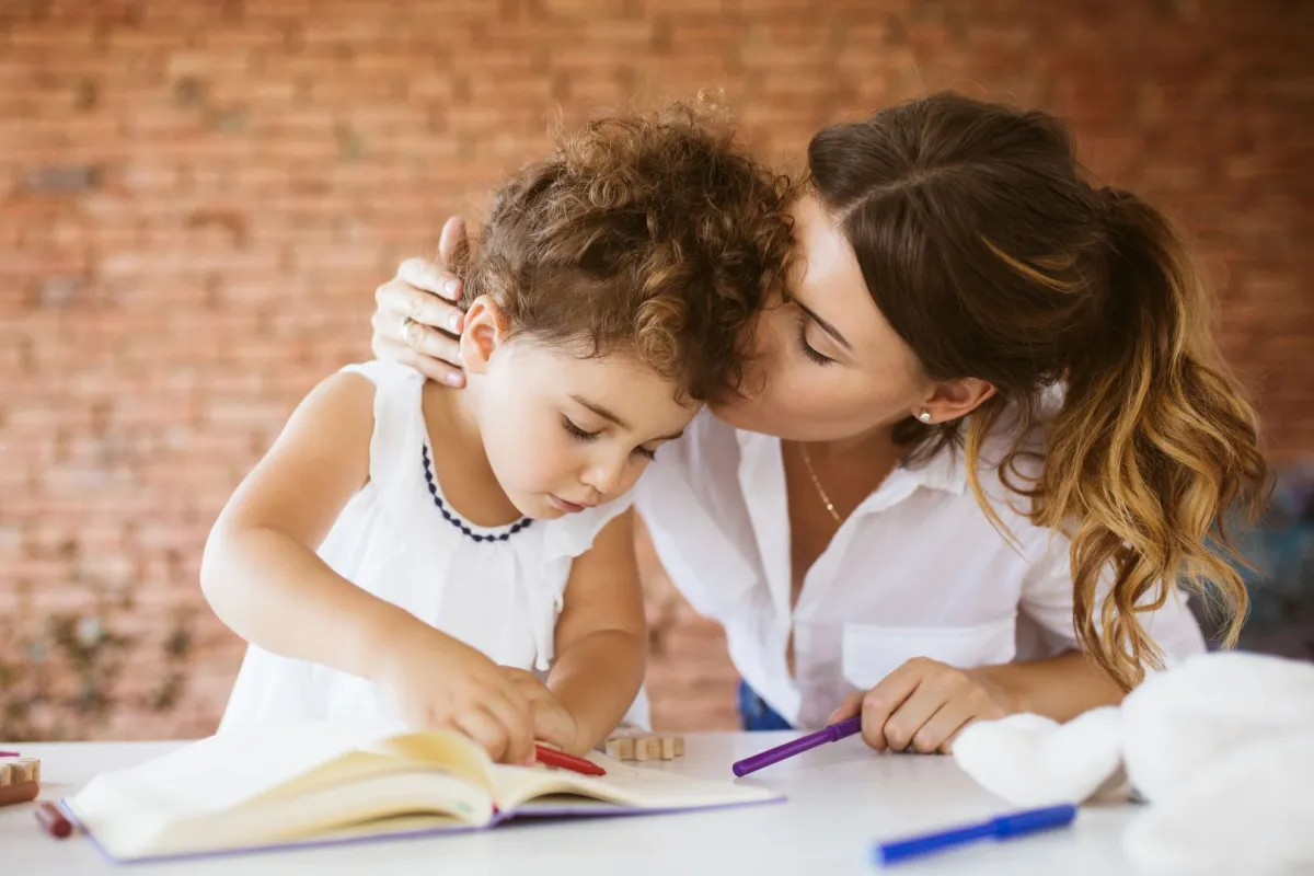 صورة أم وابنتها