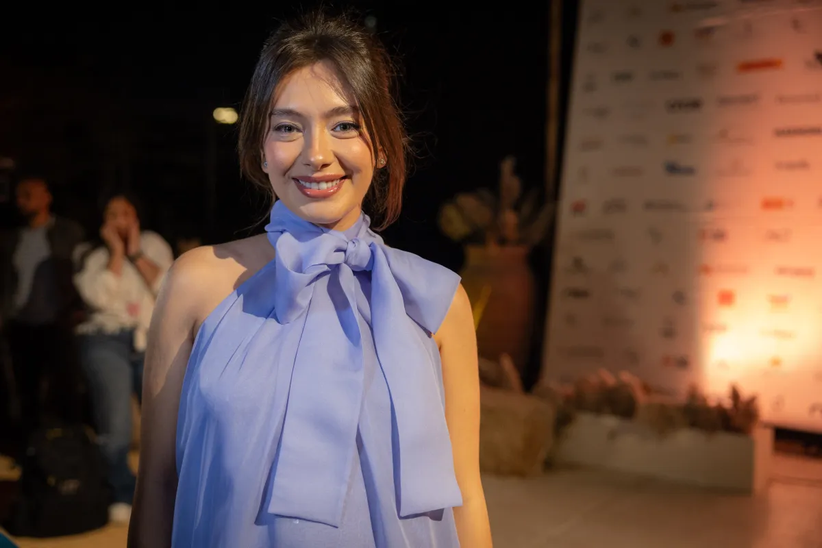 نسليهان أتاغول تحضر النسخة الرابعة من المعرض الفني "إلى الأبد الآن" في مقبرة أهرامات الجيزة Neslihan Atagul attends the fourth edition of the art exhibition “Forever Now” at the Giza Pyramids Cemetery. مصدر الصورة: Walaa Ismail / Art d'Egypte / AFP