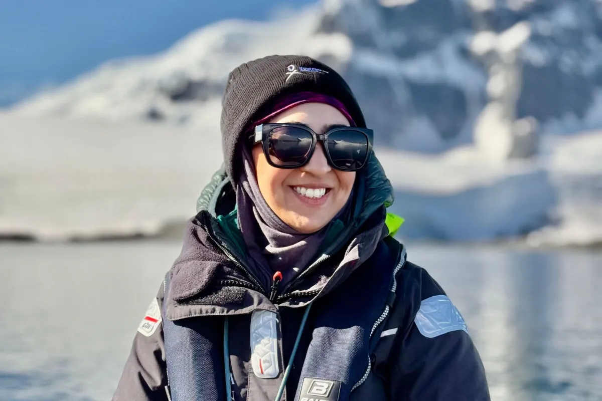 صورة للدكتورة ند قطان في القارة القطبية الجنوبية 