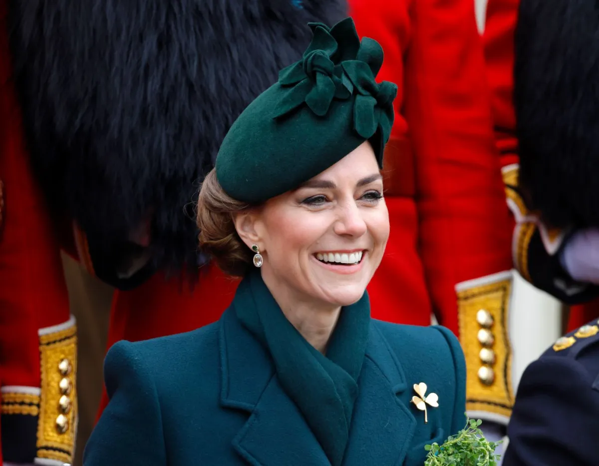 كاثرين (كيت ميدلتون) أميرة ويلز في ثكنات ويلينغتون في لندن -إنجلترا (Catherine, Princess of Wales at Wellington Barracks in London, England). مصدر الصورة: Max Mumby/Indigo/Getty Images