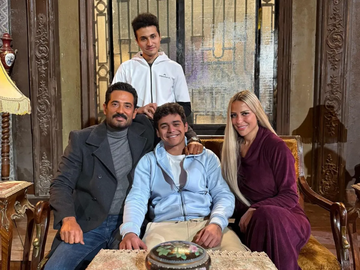 عمرو سعد وزوجته وأبناؤه في مسلسل سيد الناس- الصورة من حساب الفنان يوسف رأفت على إنستغرام