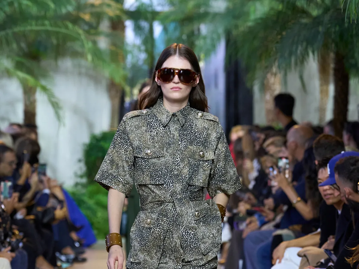 بدلة من إيلي صعب Elie Saab- الصورة من Launchmetrics/Spotlight ©