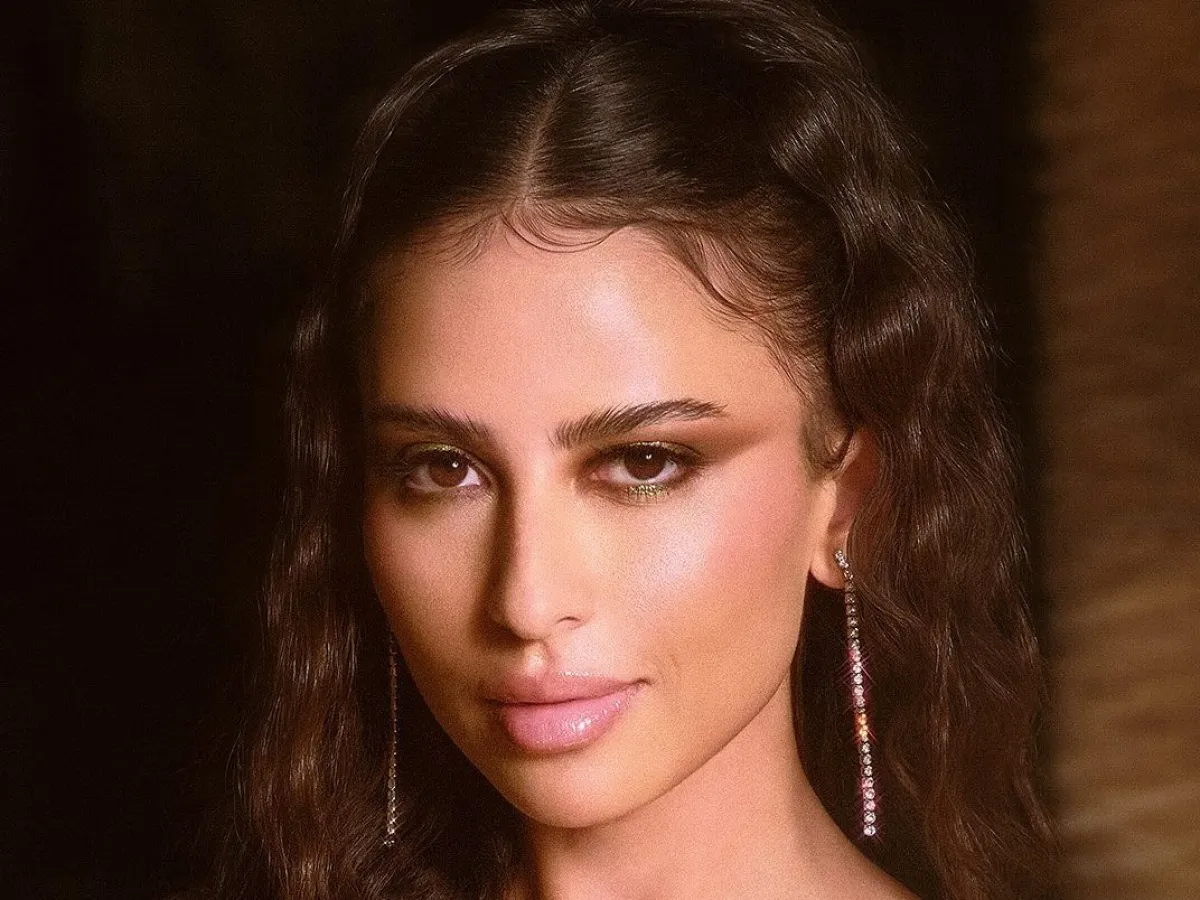 صيحات جمالية للعيد يمكنك التألق بها على طريقة مدونات الموضة