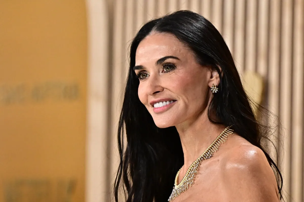 ديمي مور في الأوسكار 2025 (Demi Moore at Oscars 2025 ). مصدر الصورة: ANGELA WEISS / AFP