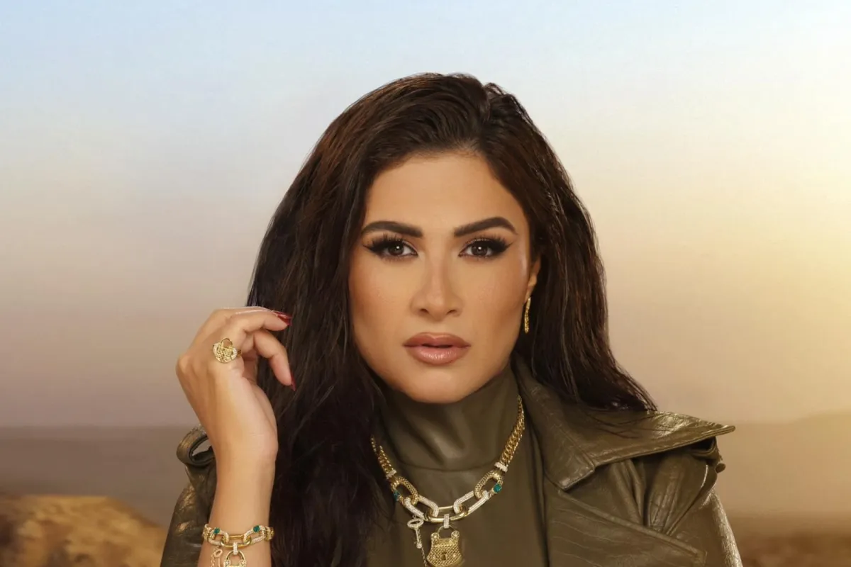 ياسمين عبد العزيز - الصورة من صفحتها على الفيس بوك