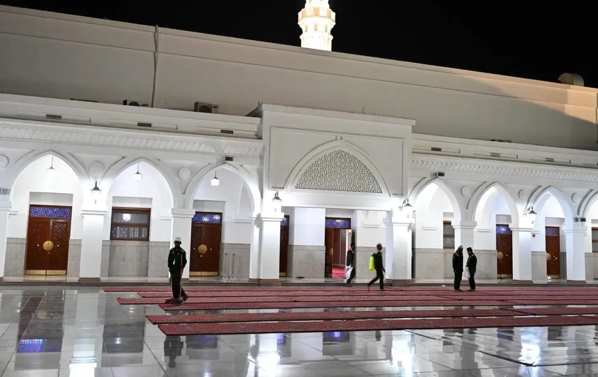 تجهيز 925 مصلى وجامعا لصلاة عيد الفطر بالمدينة المنورة - الصورة من واس