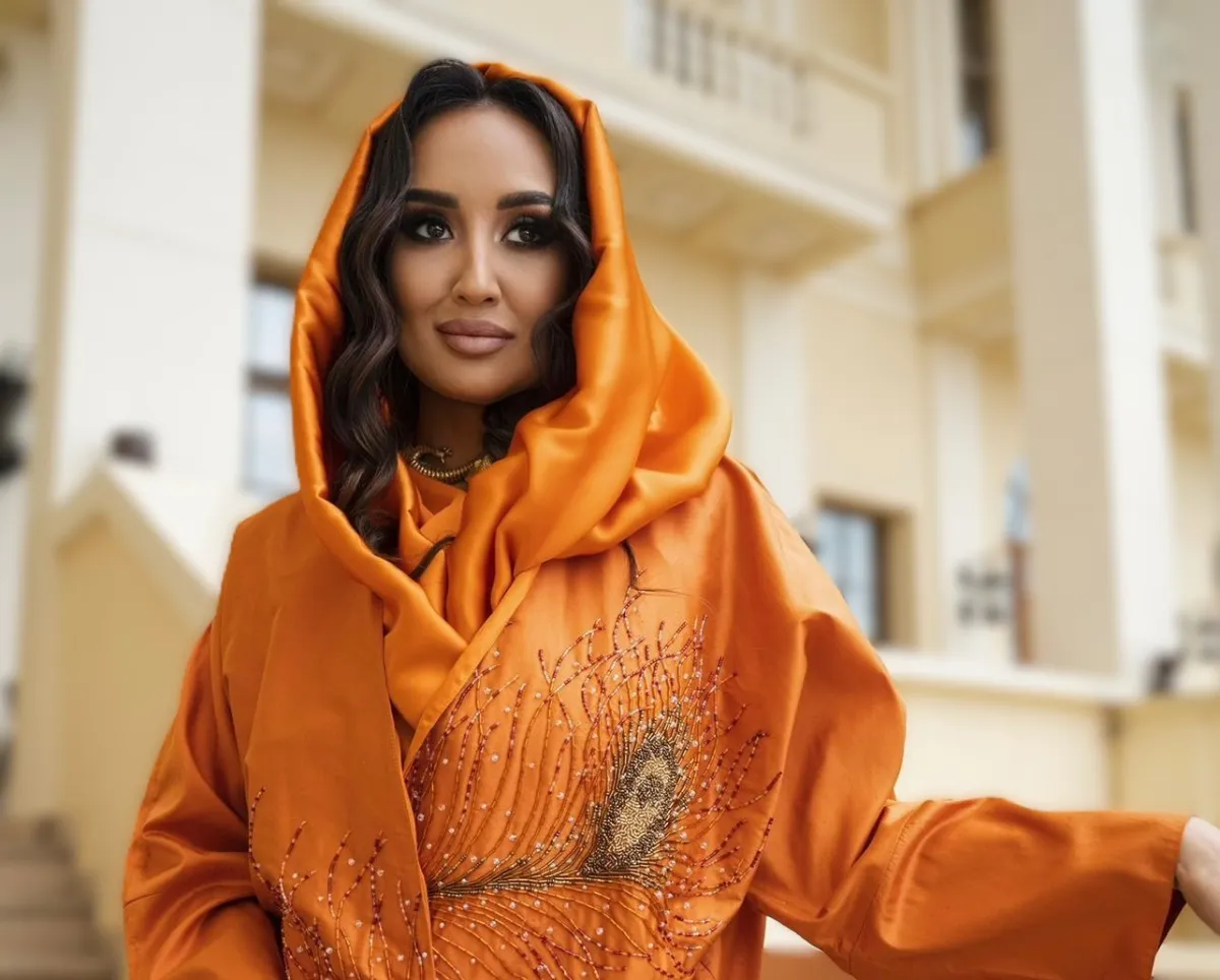 المصممة لورا كازي Laura Kazi- الصورة من أرشيفها الخاص 