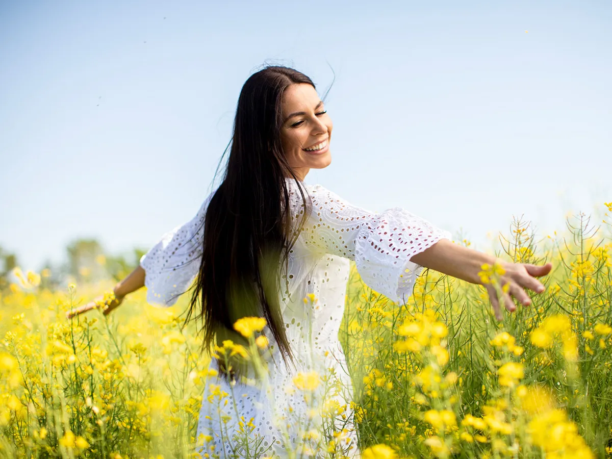 امرأة سعيدة