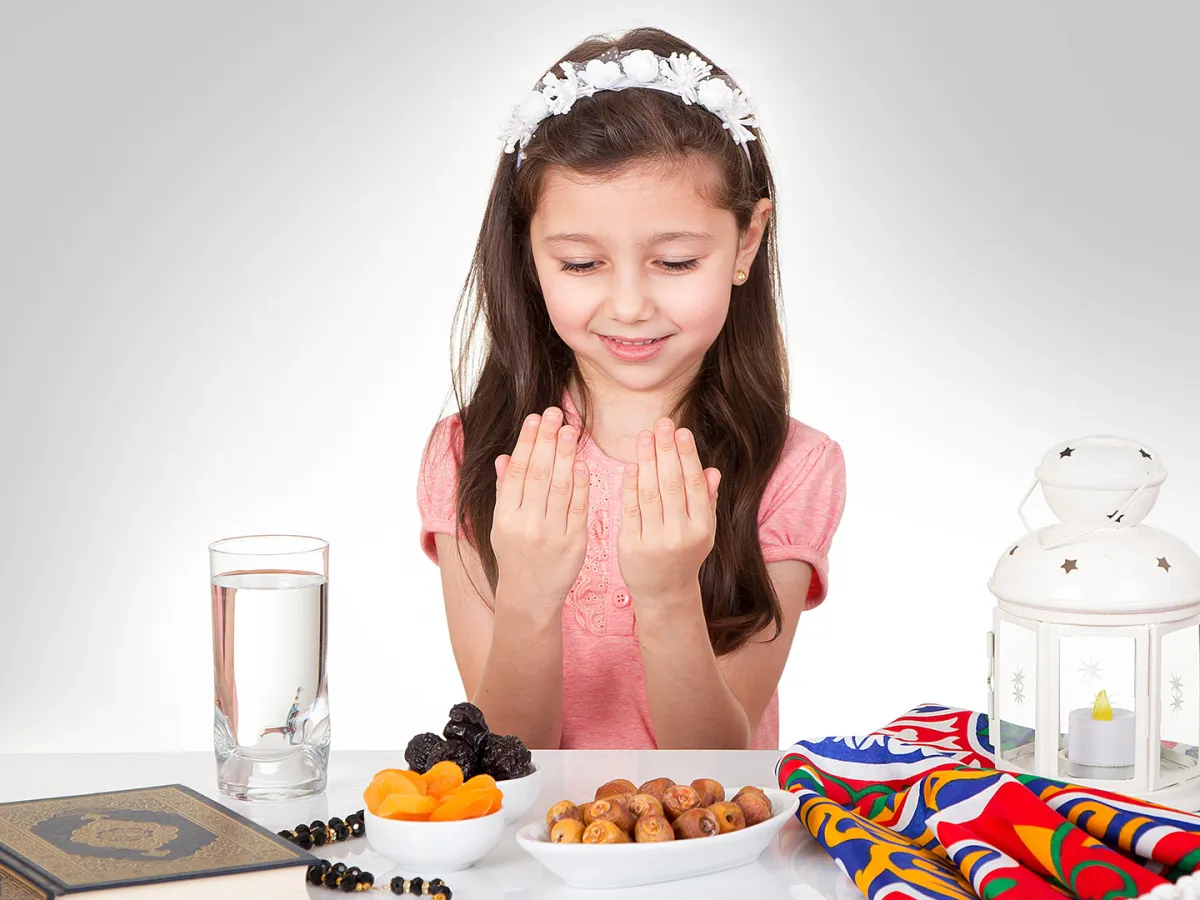 بطريقة صحيحة وصحية... إليك نصائح لتعليم الأطفال الصيام