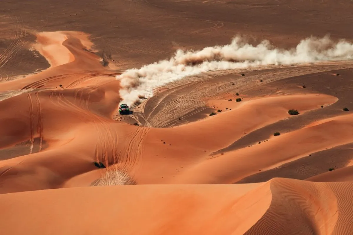  غادر يزيد الراجحي مع ملاحه تيمو جوتشالك رالي باها الأردني، وتم نقل الثنائي إلى المستشفى كإجراء احترازي -
