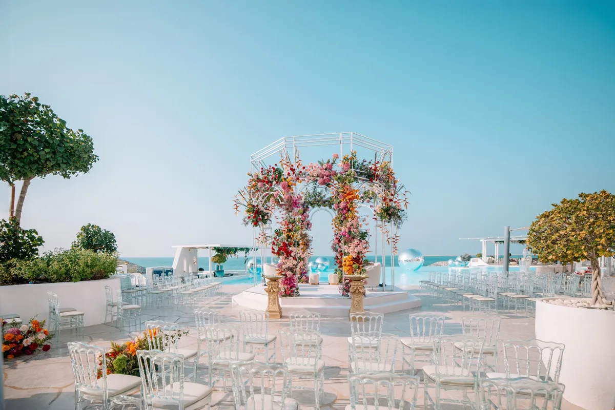 حفل زفاف في منتجع أنانتارا سانتوريني أبوظبي