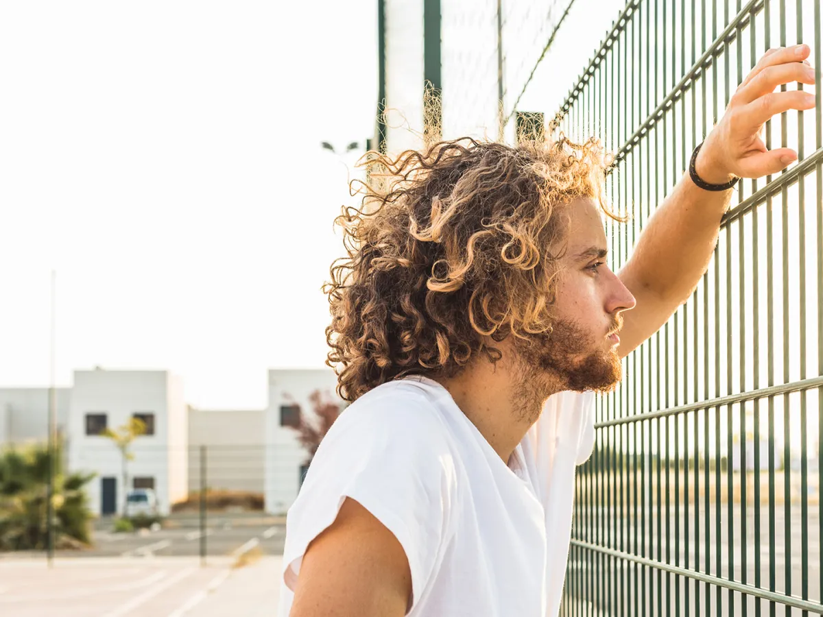 تفسير حلم شعر طويل للرجل-مصدر الصورة: Freepik cookie_studio