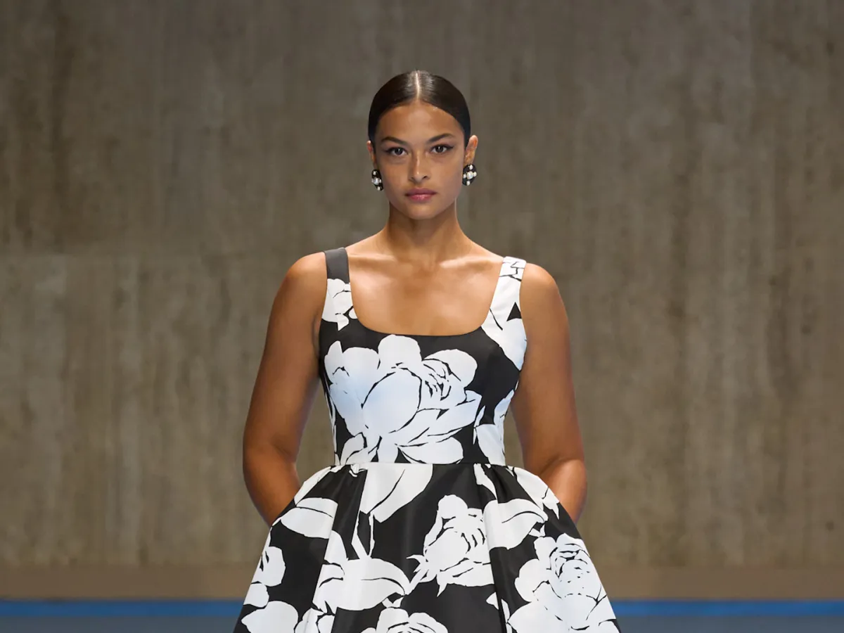 فستان من كارولينا هيريرا Carolina Herrera - الصورة من Launchmetrics/Spotlight ©