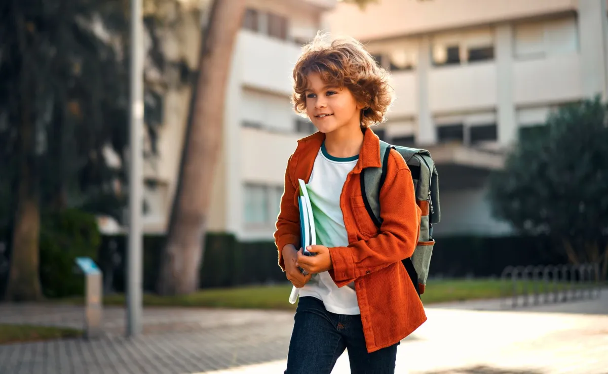 صورة العودة إلى المدرسة