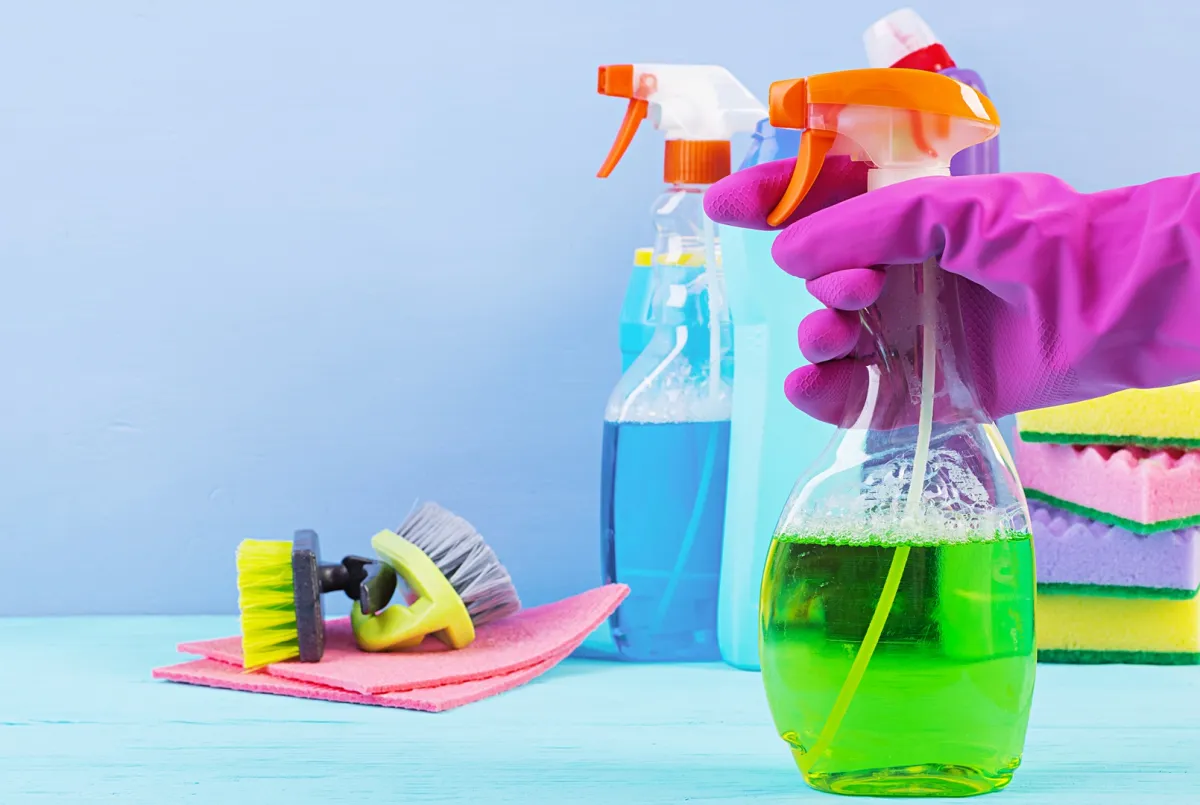 تنظيف المنزل