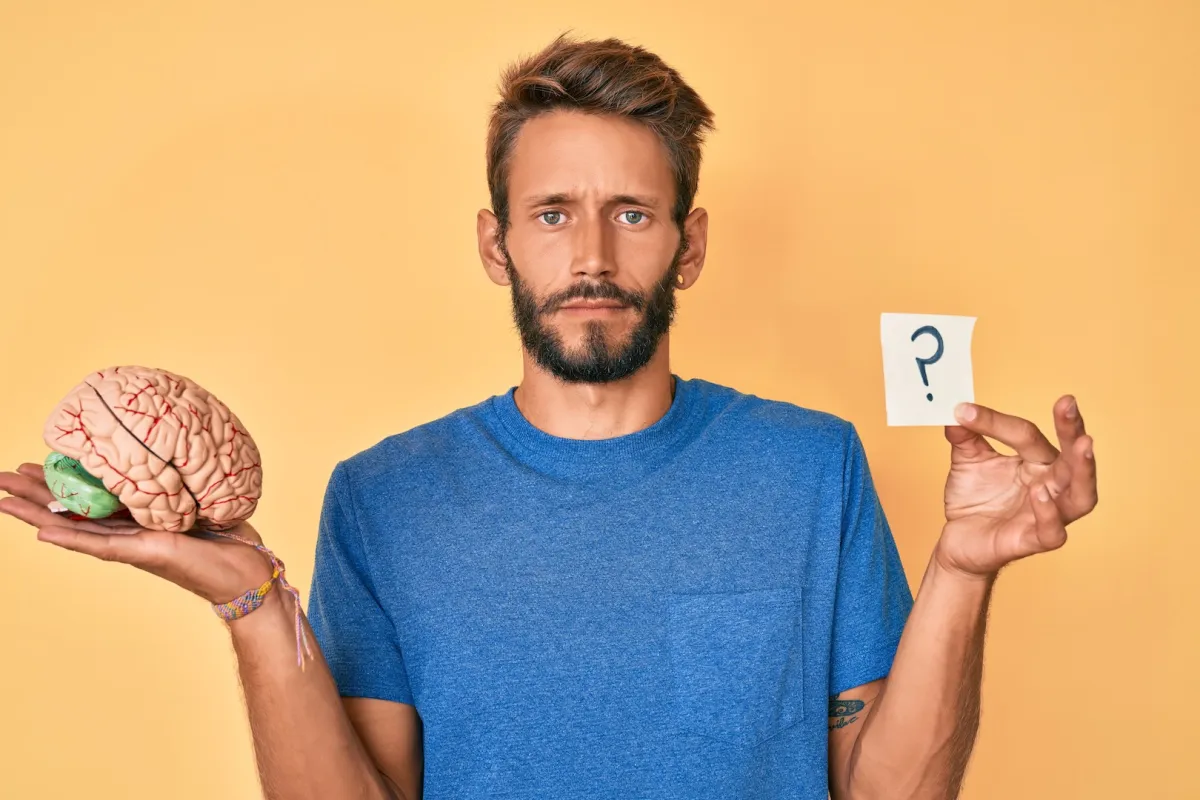 كيف تتحرر من التفكير الزائد بزملائك في العمل؟ 