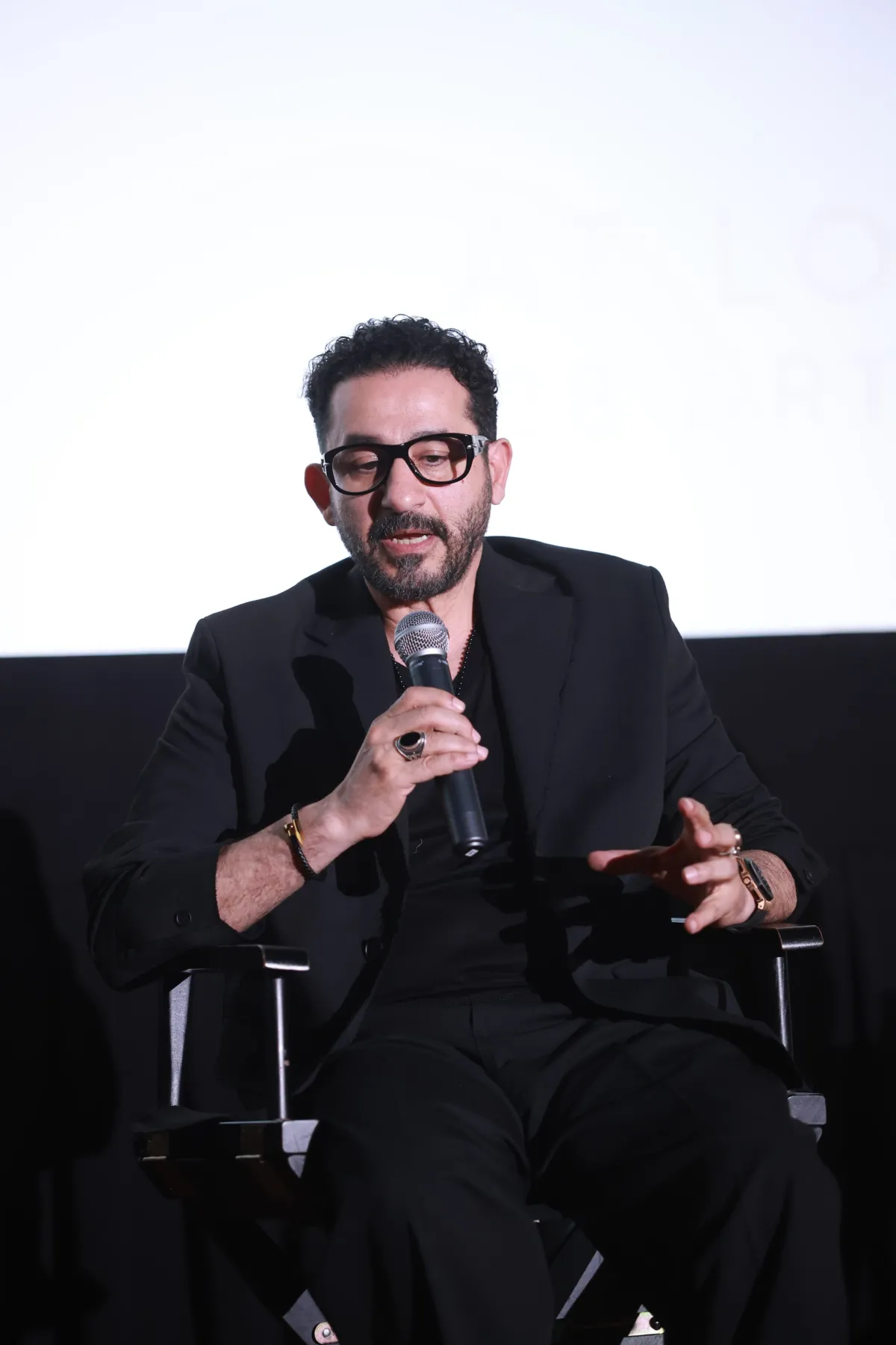 احمد حلمى بعد تكريمه فى مهرجان هوليود للفيلم العربي