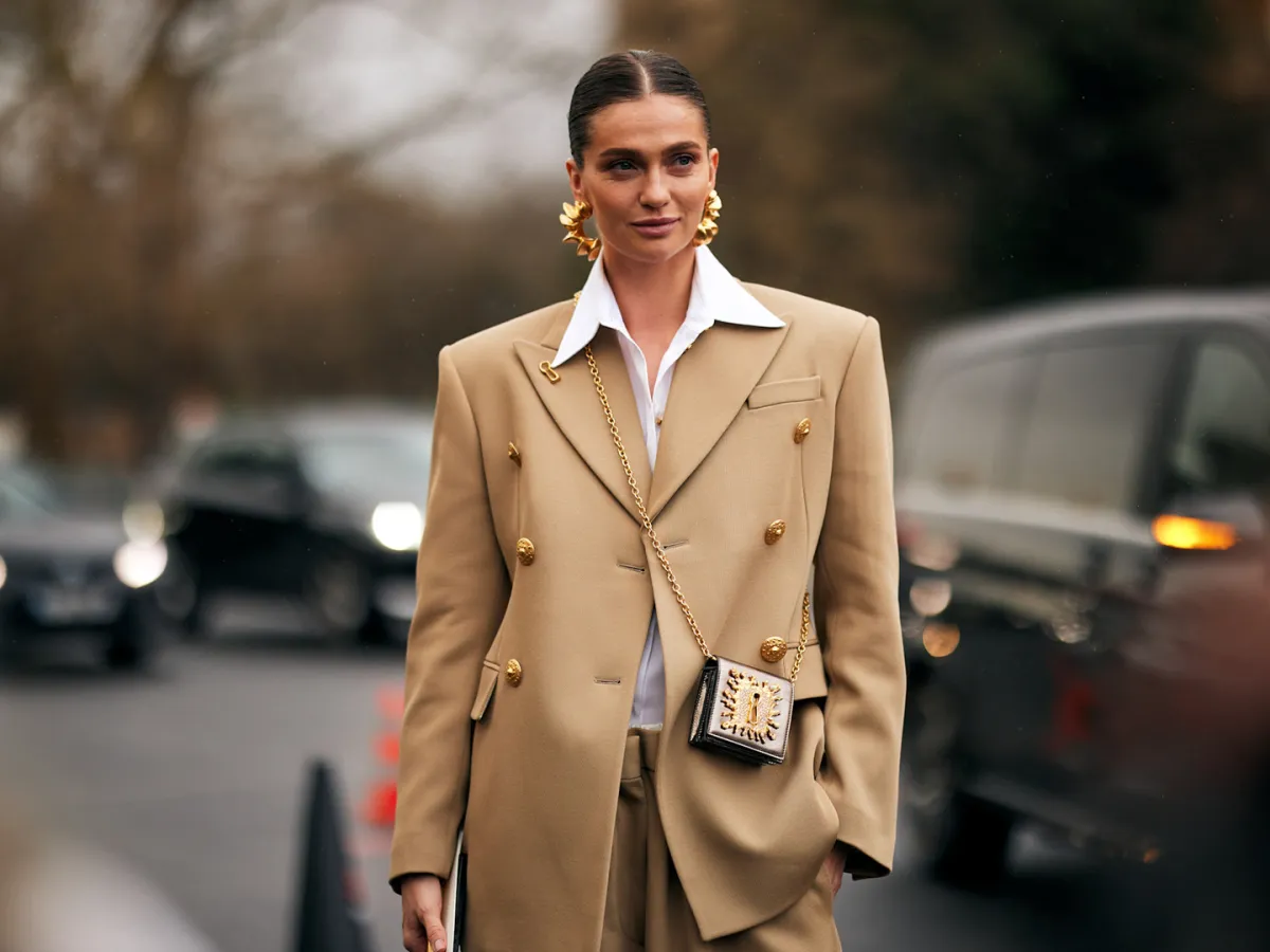 إطلالة من شوارع باريس - الصورة من Launchmetrics/Spotlight ©