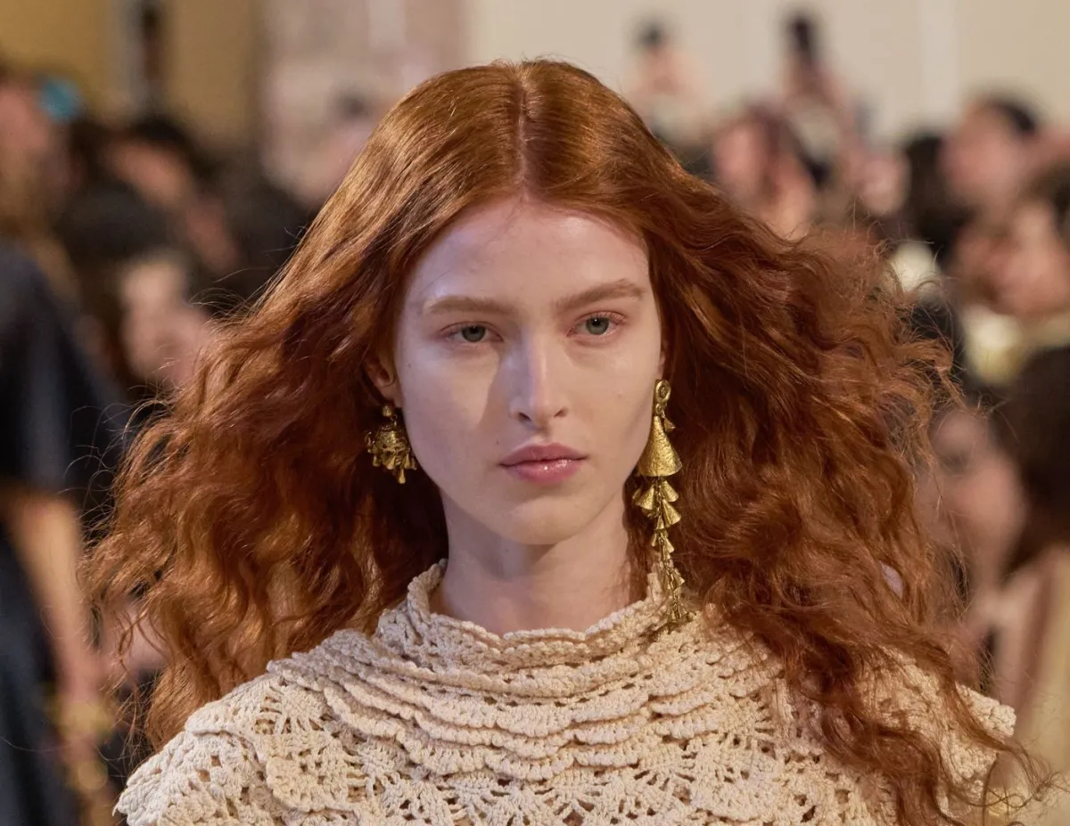 العناية بالشعر المموج