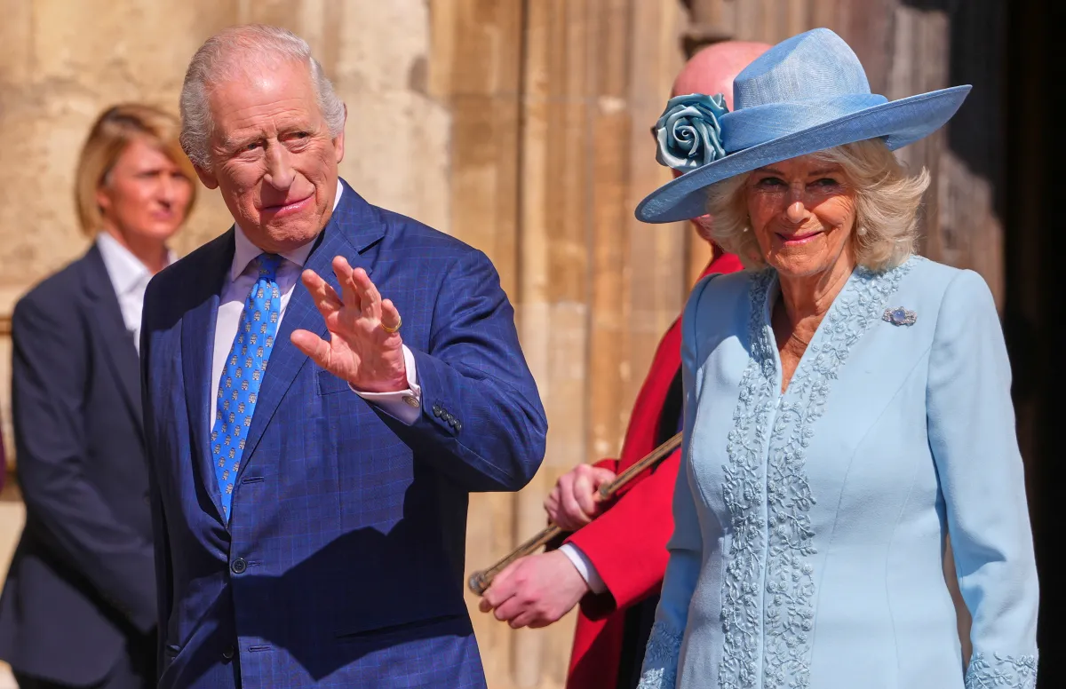 الملك تشارلز والملكة كاميلا يحتفلان بيوم الفصح (King Charles and Queen Camilla celebrate Easter Day). مصدر الصورة: Kirsty Wigglesworth / POOL / AFP