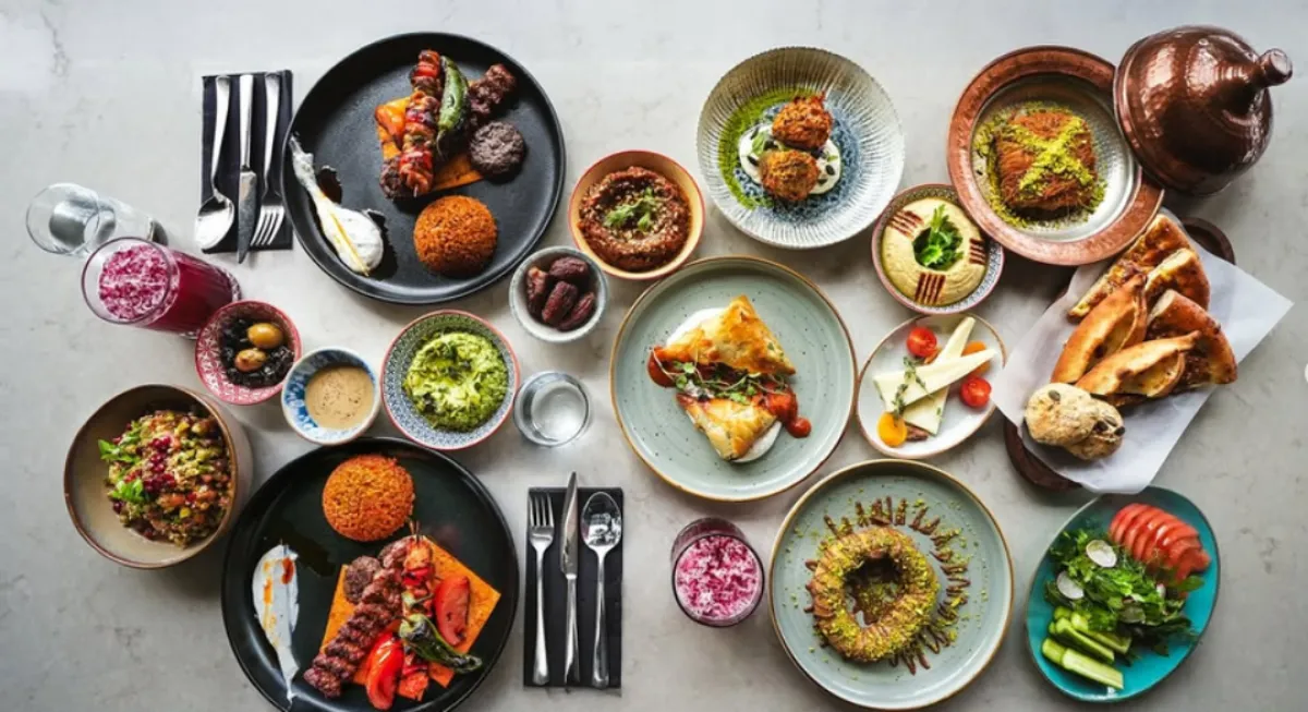 وجبات شرقية في مطعم هوكاباز 