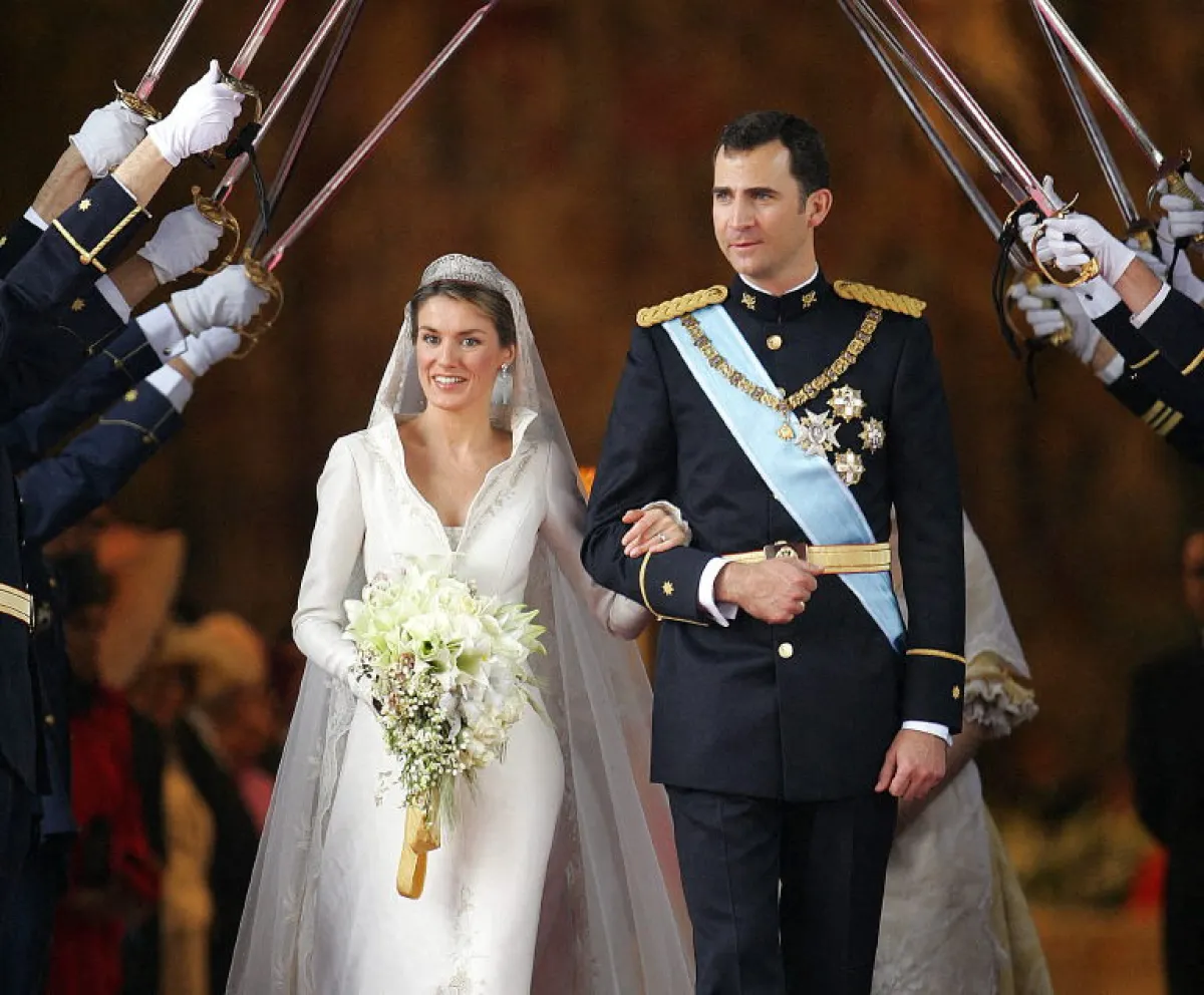 زفاف ملك إسبانيا فيليبي  Spanish Crown Felipe of Bourbon  وزوجته الملكة ليتيزيا Letizia Ortiz  - (مصدر الصورة  Odd ANDERSEN / POOL / AFP)