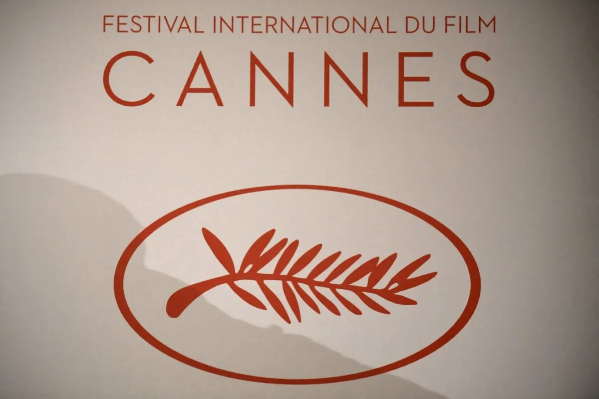 شعار مهرجان كان السينمائي الدولي (The logo of the International Cannes Film Festival). مصدر الصورة: Lionel BONAVENTURE / AFP