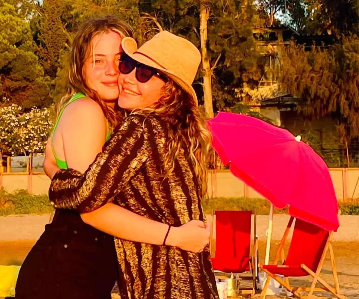 سلافة معمار وابنتها دهب- الصورة من حساب سلافة على الفيسبوك