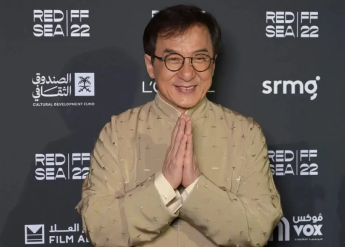 جاكي شان (Jackie Chan). مصدر الصورة: AMMAR ABD RABBO / Red Sea Film Festival / AFP
