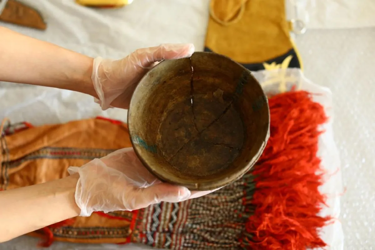 تضم مجموعة المقتنيات التراثية التي تحتفظ بها فنون التراث، التي سيتم عرض الآلاف منها أمام زوار آسان، نحو 57 ألف قطعة تراثية متنوعة