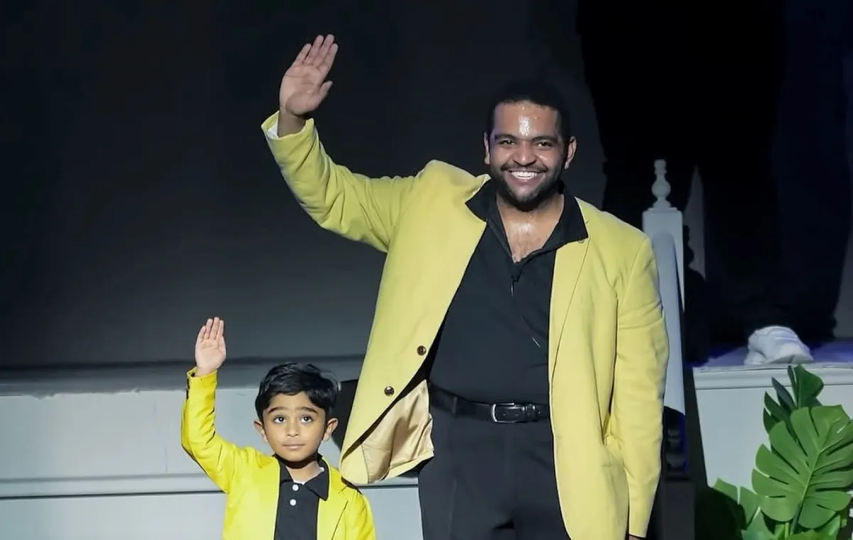 خالد المظفر وابنه عبدالله- الصورة من حسابه على الانستغرام