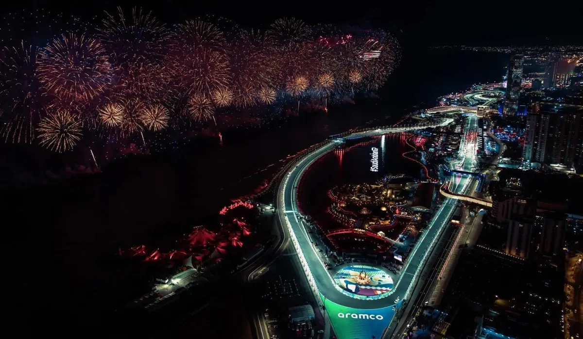 انطلاق سباقات السيارات فورمولا 1 جدة  - الصورة من واس