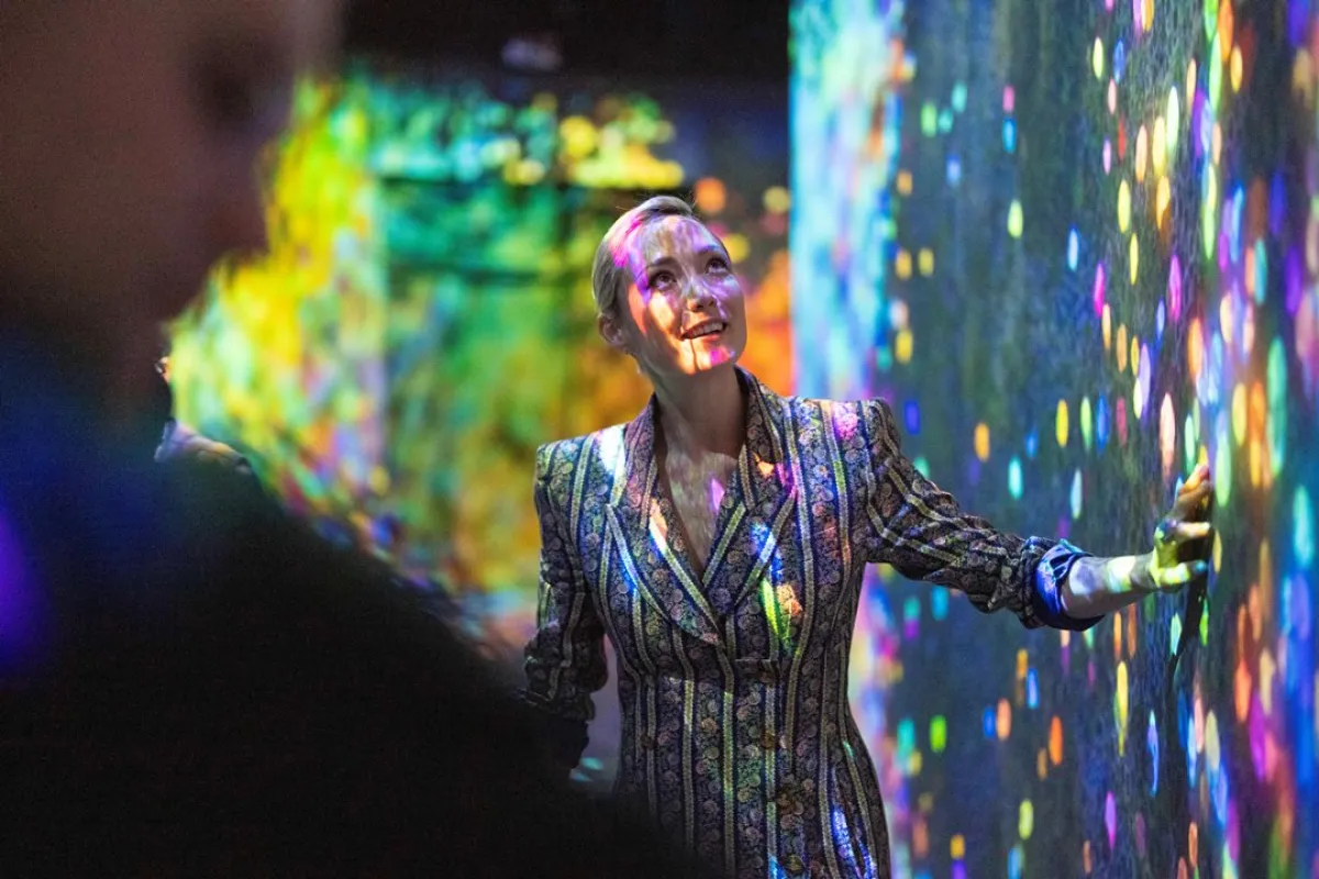 "تيم لاب فينومينا أبوظبي" يفتتح أبوابه رسمياً في السعديات