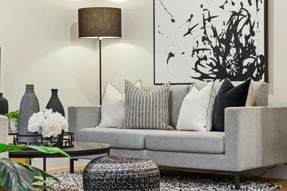 غرفة معيشة مودرن هادئة