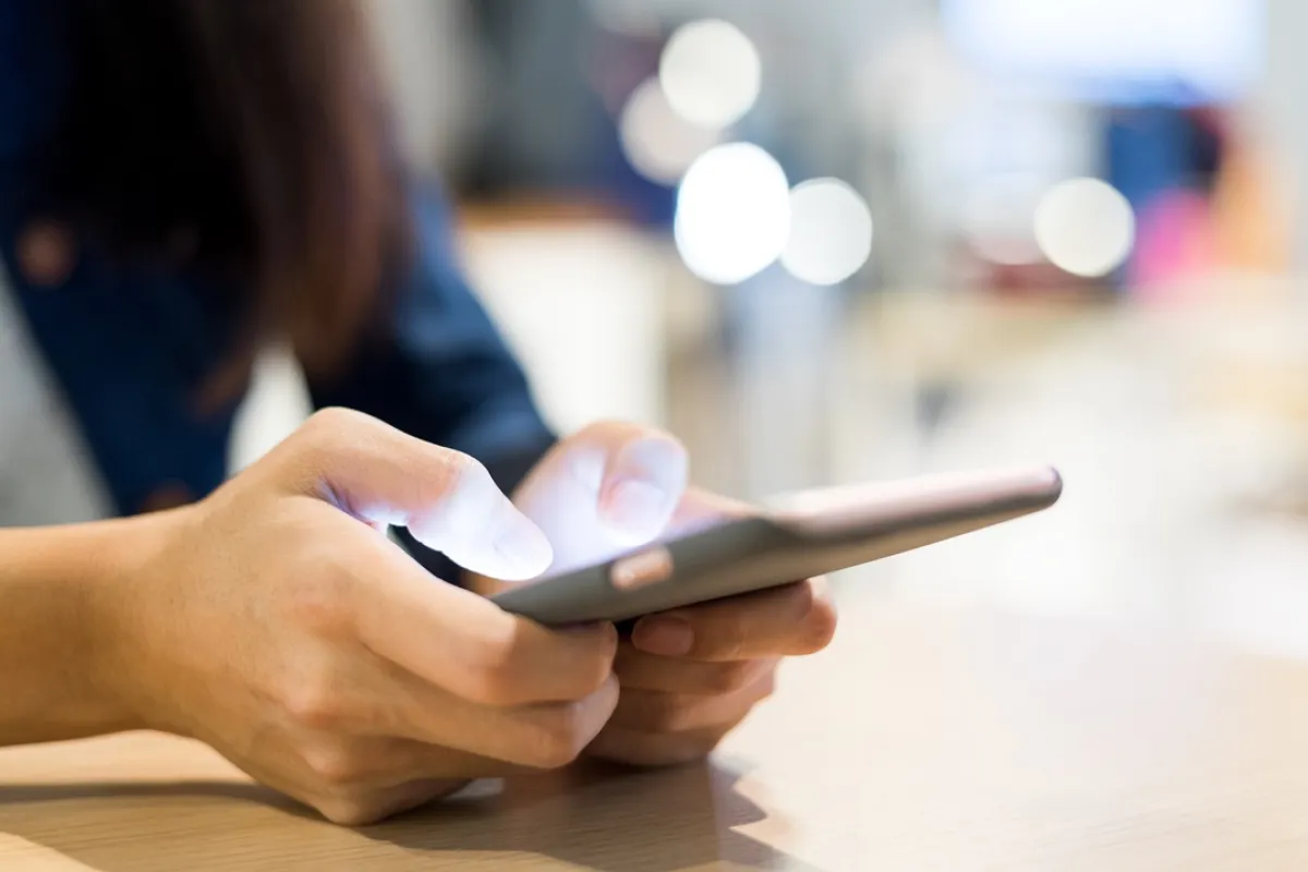 الاستخدام  المفرط للهاتف المحمول -صورة تعبيرية