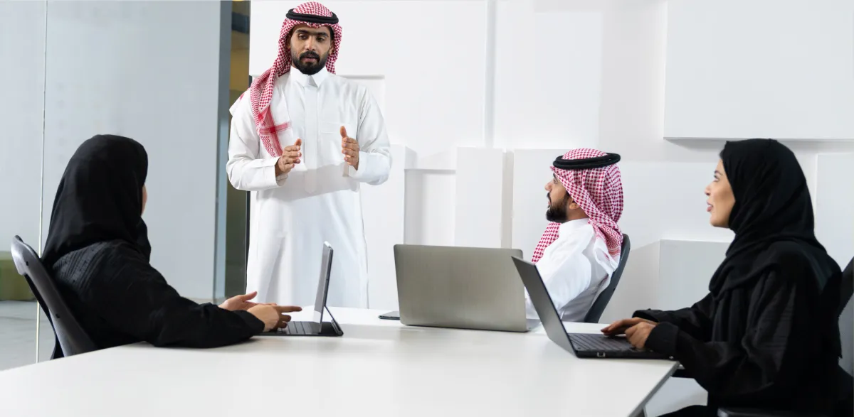 إنجازات في مؤشري مشاركة المرأة السعودية والمشاركة الإلكترونية تحت مظلة رؤية 2030 - الصورة من ملف التقرير السنوي لرؤية 2030