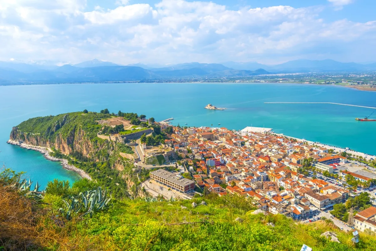 إطلالة على مدينة نافبليو