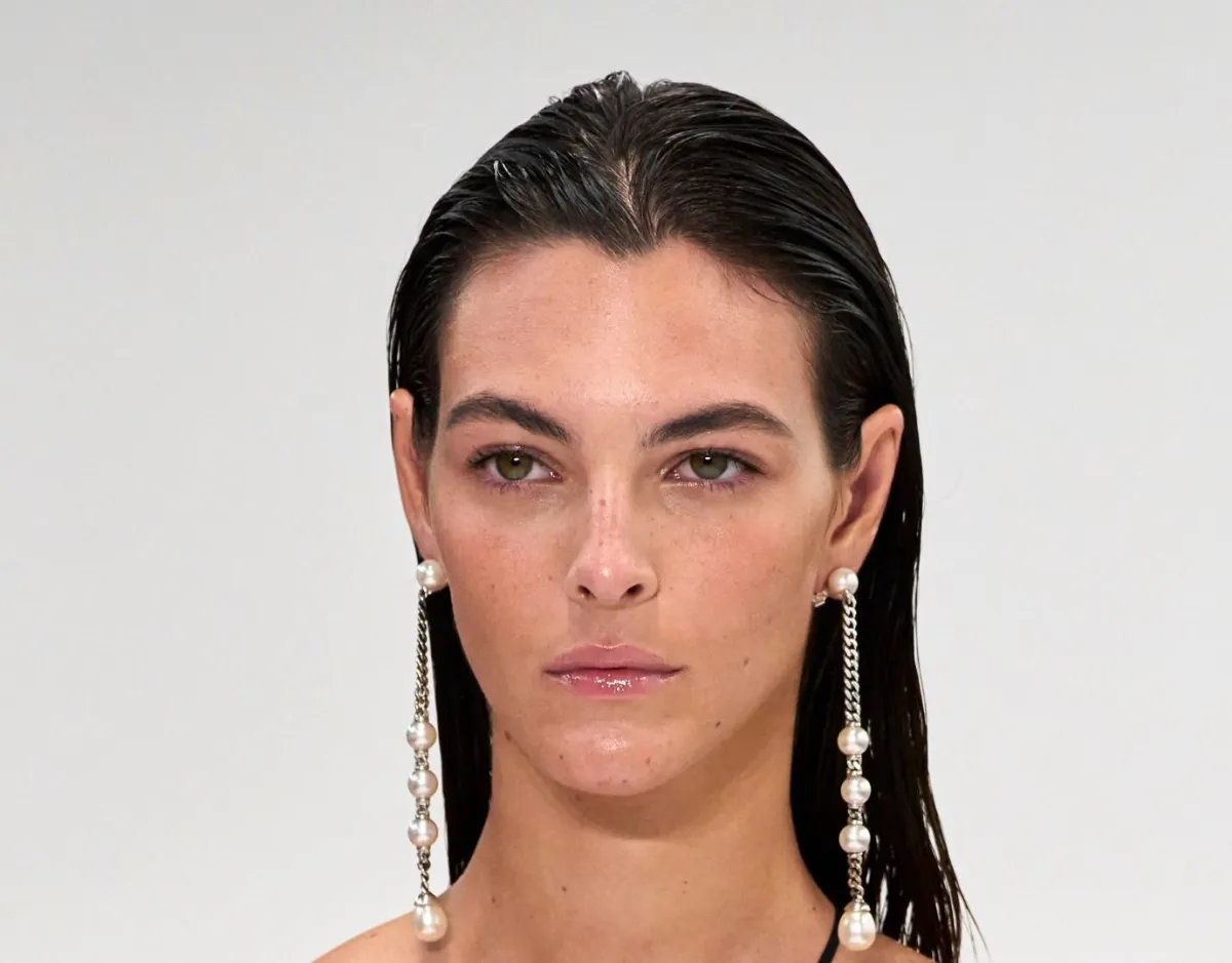 غلوس الشفاه الوردي