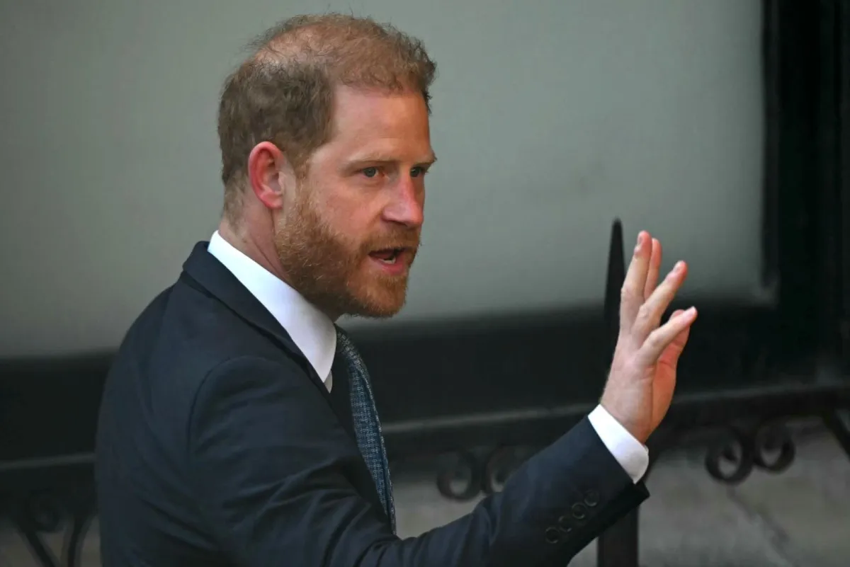 الأمير هاري دوق ساسكس أثناء مغادرته المحكمة الملكية العليا في بريطانيا، في وسط لندن (Prince Harry Duke of Sussex as he departs the the Royal Courts of Justice, Britain's High Court, in central London). مصدر الصورة: HENRY NICHOLLS / AFP