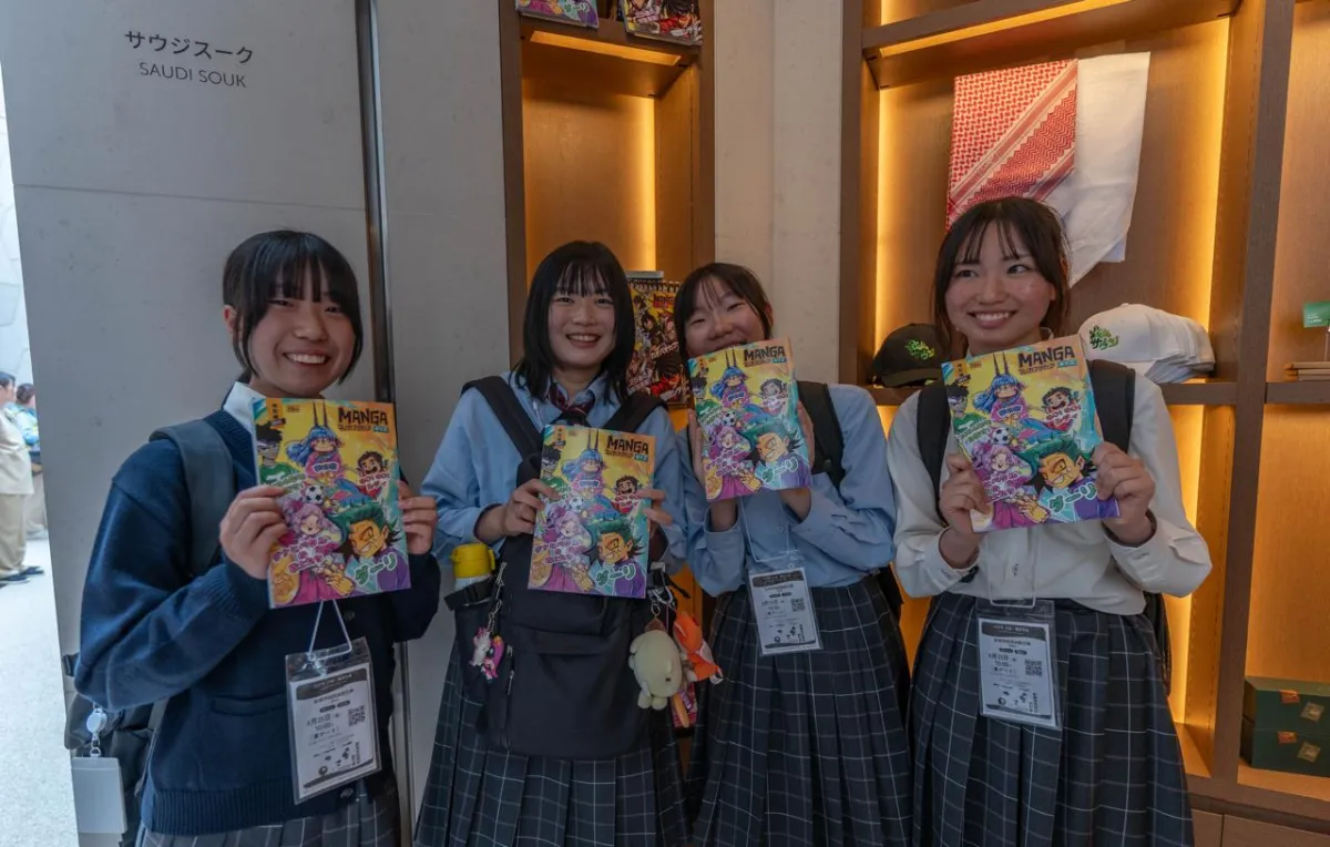 قصص مانجا العربية باللغة اليابانية في الجناح السعودي في إكسبو أوساكا 