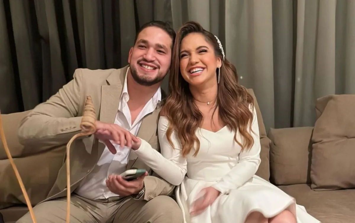 رنا رئيس وعريسها من حفل خطوبتهما- الصورة من حساب رنا رئيس على الفيس بوك