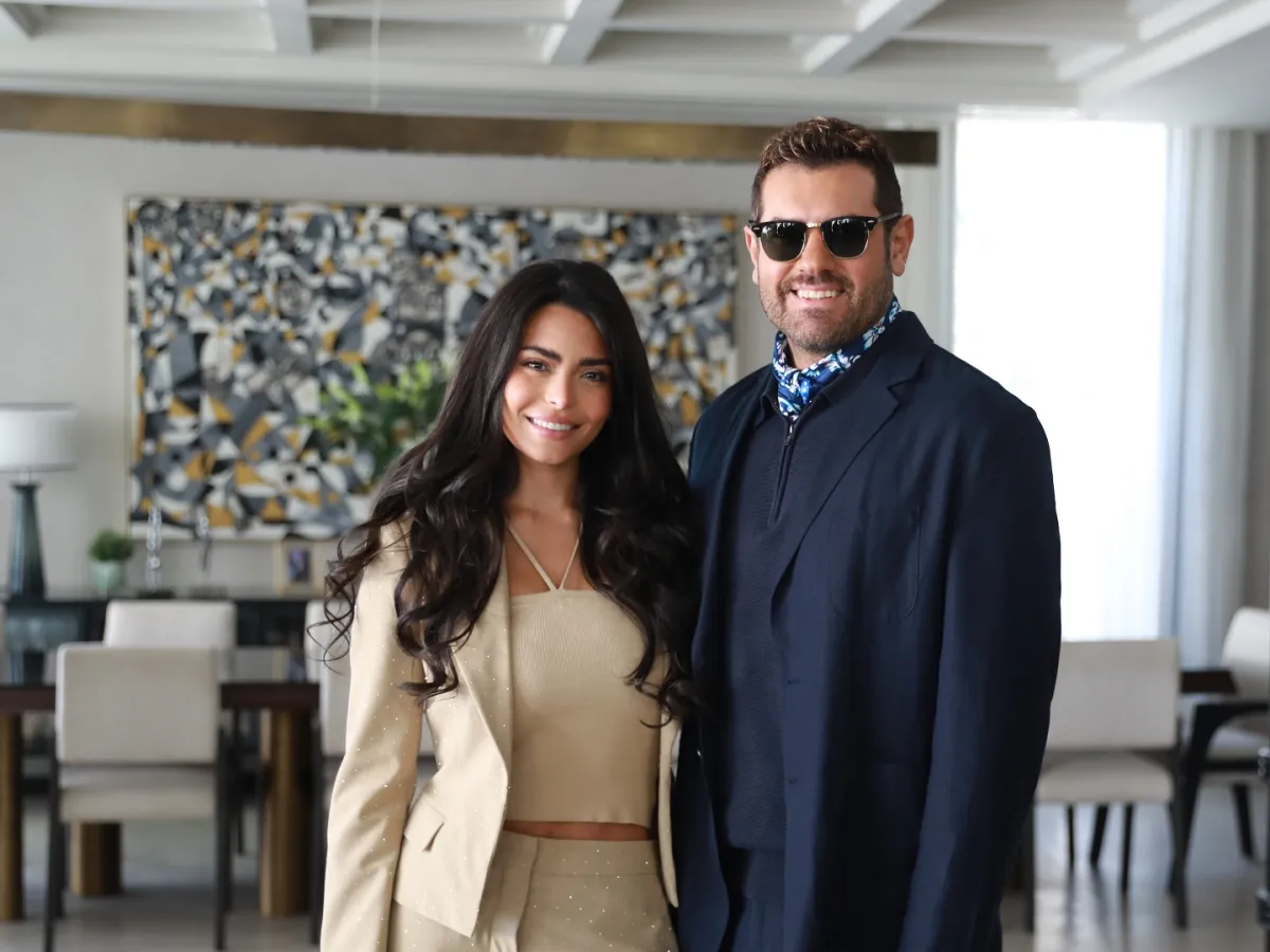 عمرو يوسف وأسماء جلال من فيلم السلم والثعبان: أحمد ومالك– الصورة من الشركة المنتجة