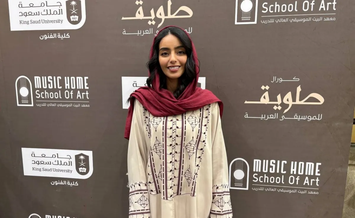 أحلام الشمري -الصورة  خاصة بسيدتي  من تصوير زكية البلوشي