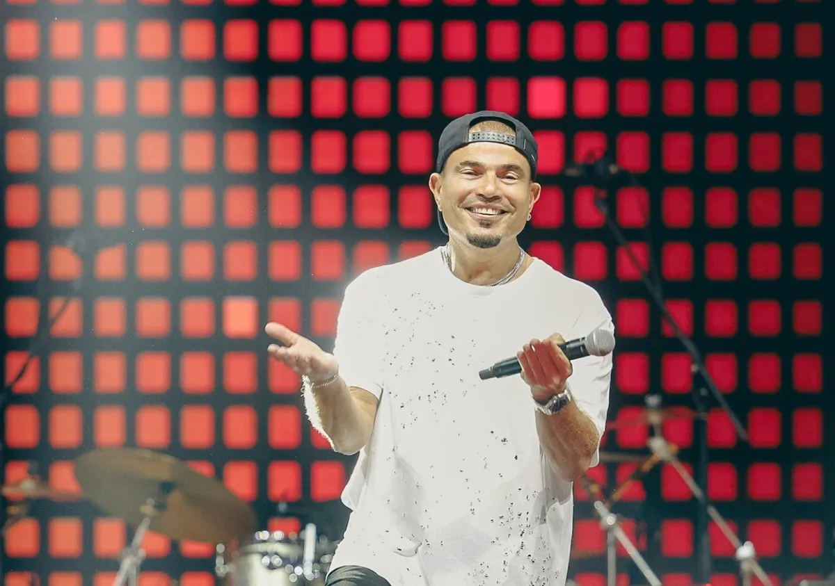 عمرو دياب من حفل دولة الكويت - الصورة من حسابه على انستغرام