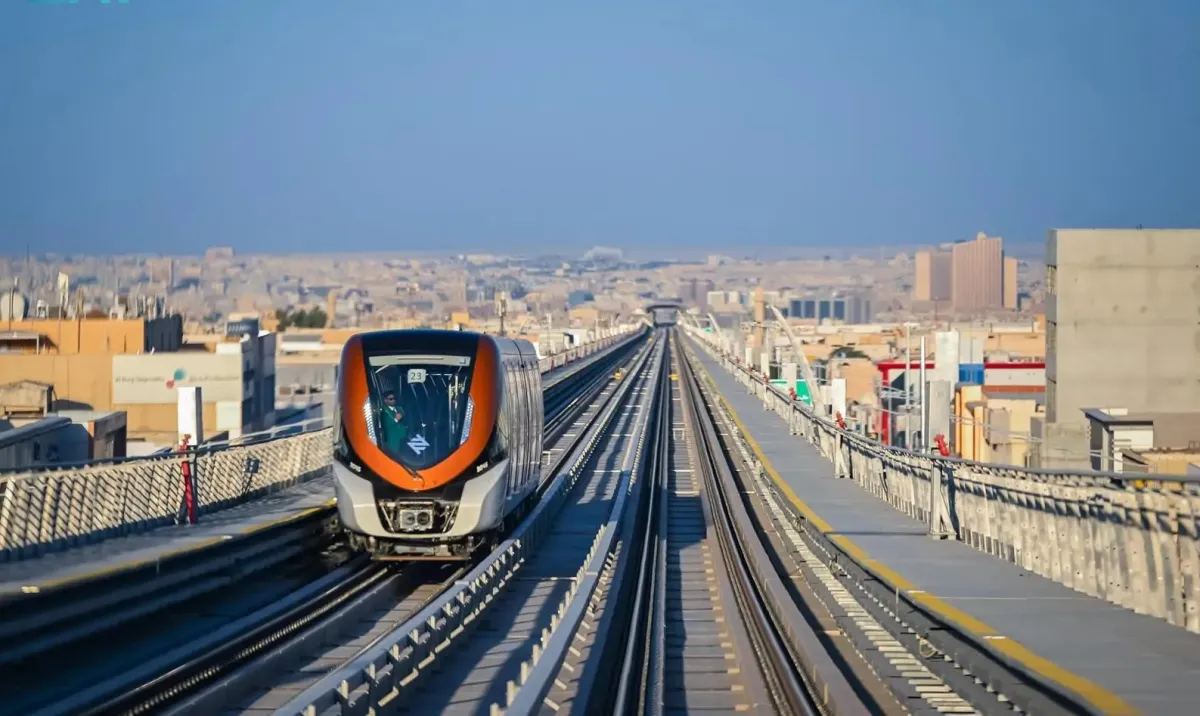 بدء مرحلة التشغيل الرسمي لمحطات الملز وجامع الراجحي وخشم العان ضمن المسار البرتقالي لمشروع قطار الرياض - الصورة من واس