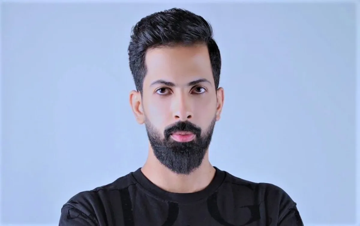 طارق الحارثي- الصورة من المصدر