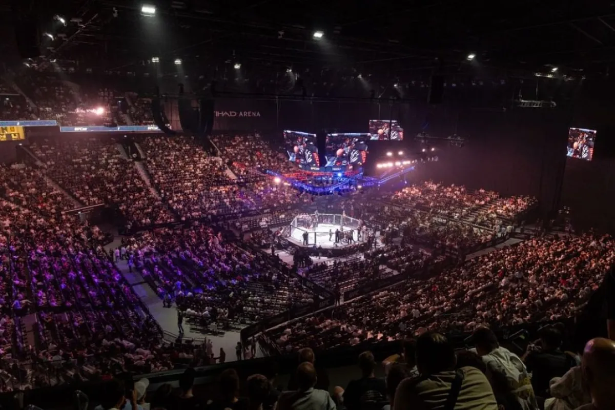 تجمع ليلة النزال نخبة من أبرز مقاتلي يو إف سي من جميع أنحاء العالم